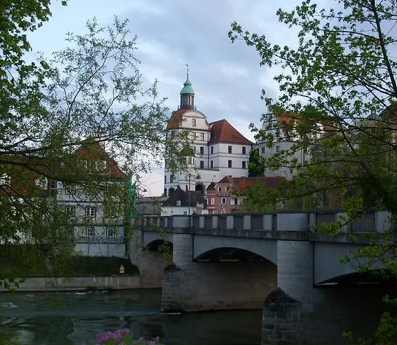 Am Fluss 3*